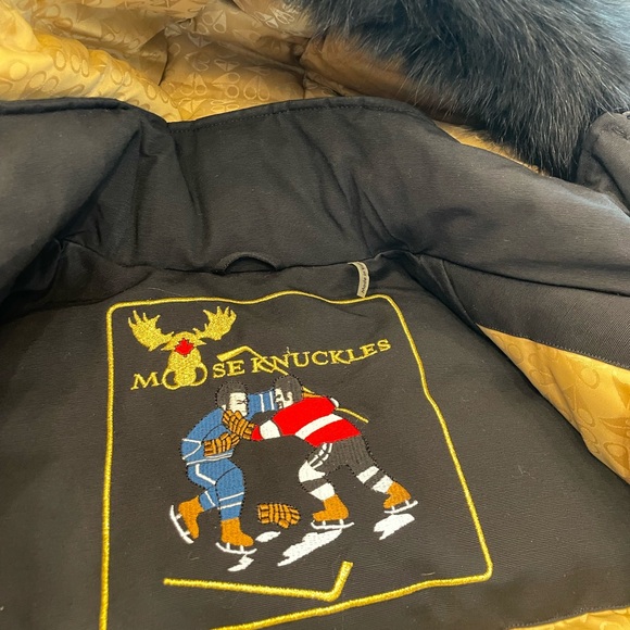 Moose Knuckles
OriGinal NeoShear Stirling Parka - Men's LARGE - Picture 3 of 8